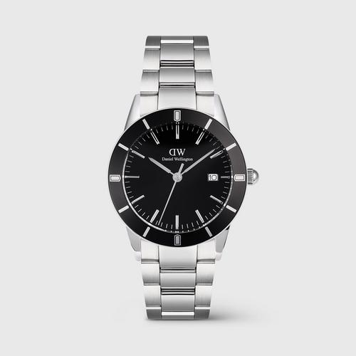 Daniel Wellington Iconic Paradigma 40 黑色珐琅链节黑色表圈银色