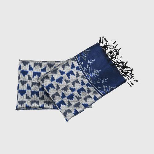 PAWINEE - Small silk shawl Size 60x180 cm. round blue